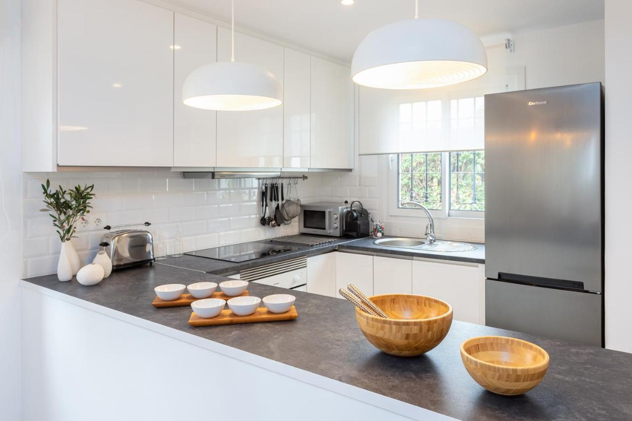 Club Delta Apartments By Ghr Rentals Михас Екстериор снимка